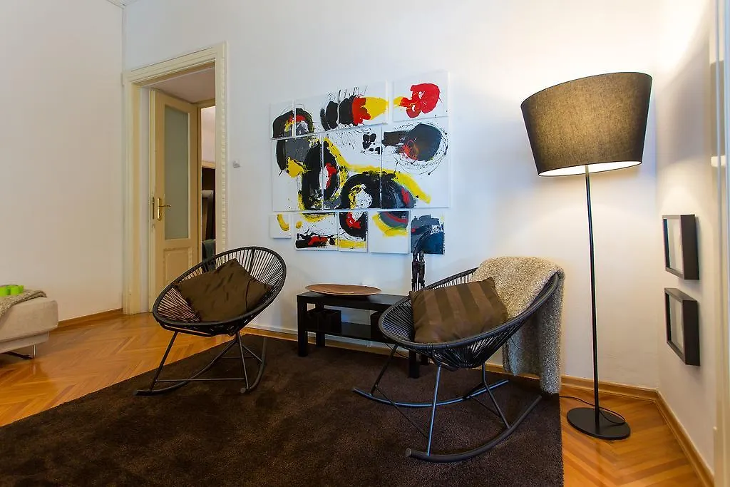 Valsabbion City Suite Pula 0*,  Kroatien